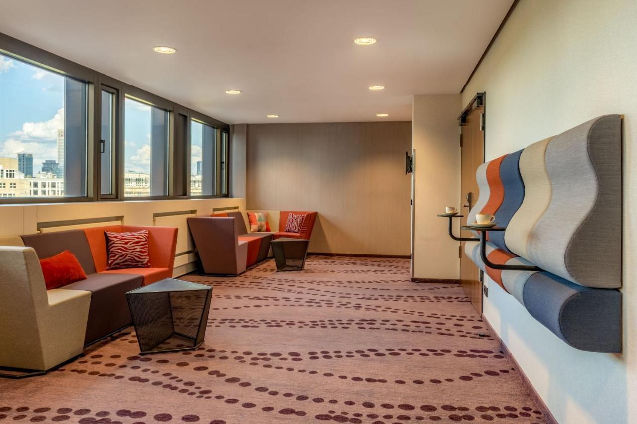 Frankfurt Marriott Hotel Frankfurt am Main Ngoại thất bức ảnh The lounge at the airport