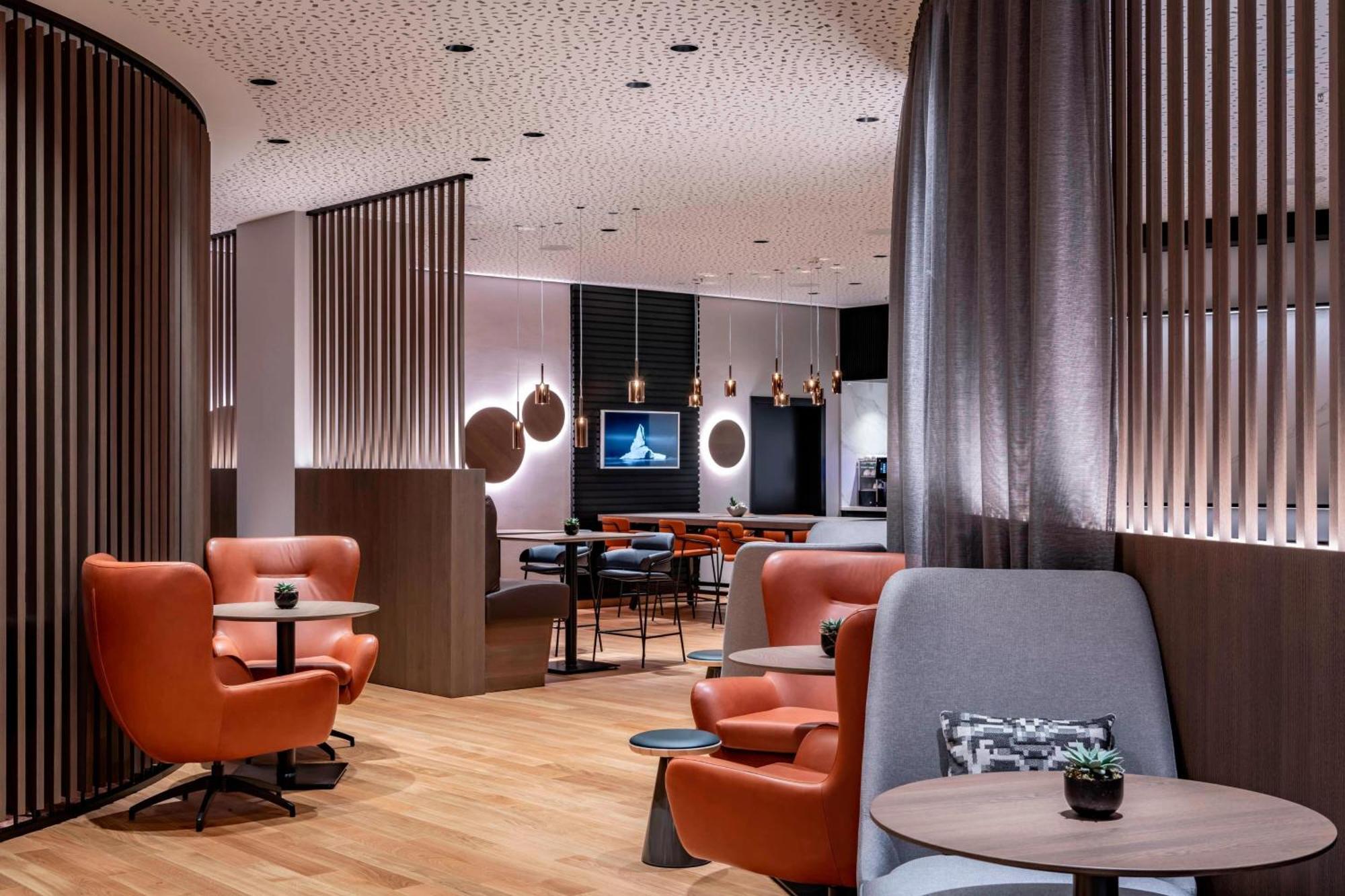 Frankfurt Marriott Hotel Frankfurt am Main Ngoại thất bức ảnh The lounge at Frankfurt Airport