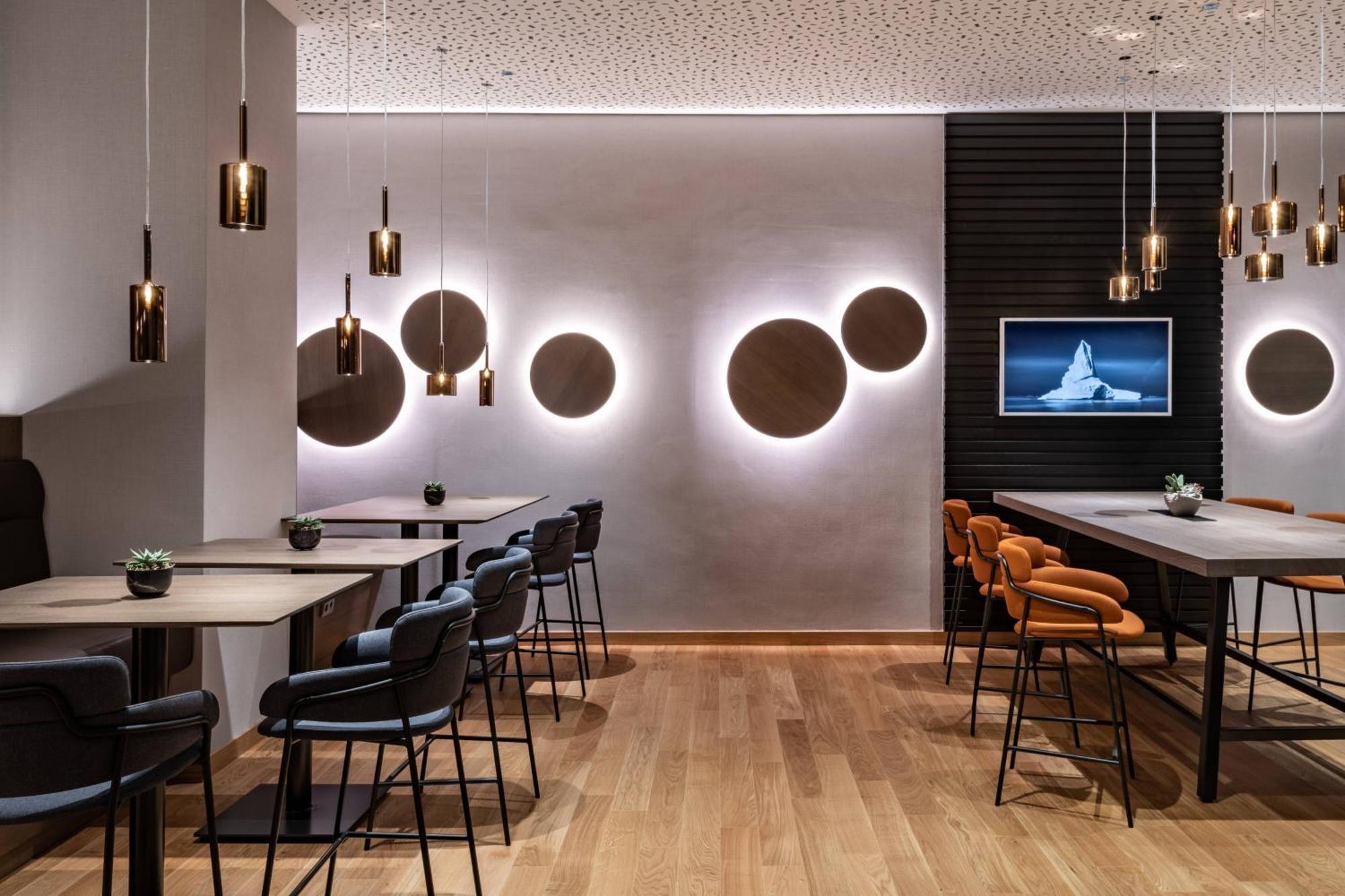 Frankfurt Marriott Hotel Frankfurt am Main Ngoại thất bức ảnh The lounge at the airport